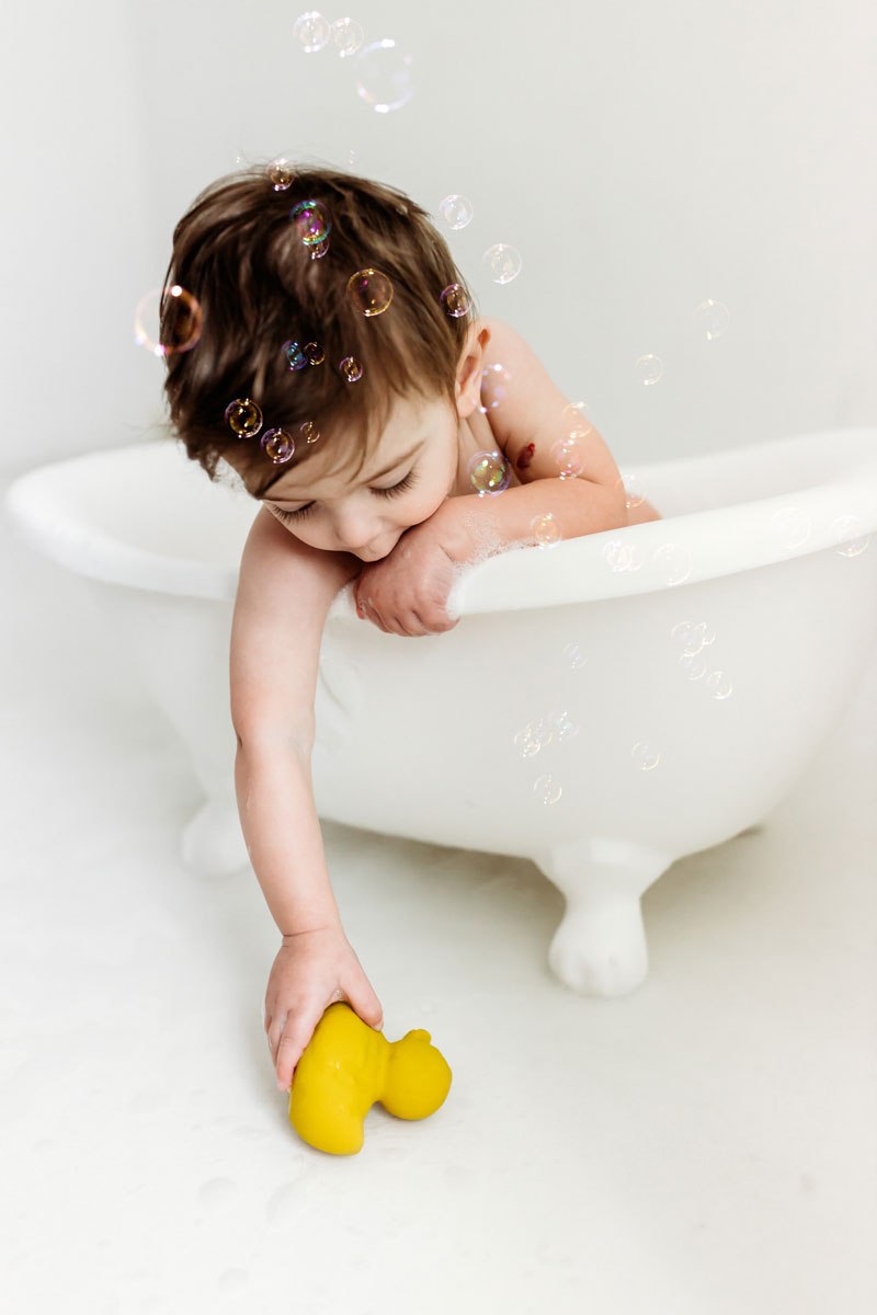 Oli & Carol Elvis The Duck Natural Rubber Bath Toy Yellow