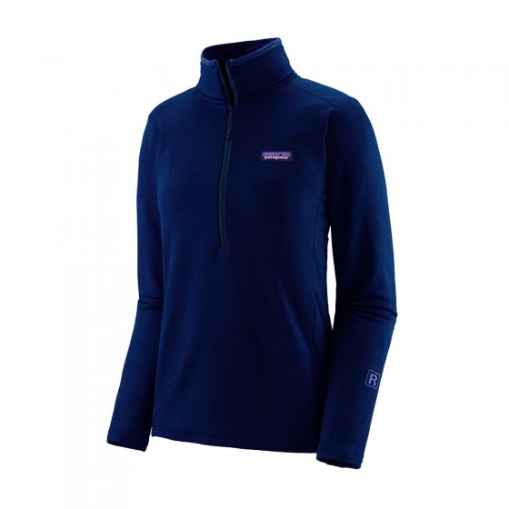 Patagonia eco-friendly R1 daily zip neck fleece in classic navy on a white background
