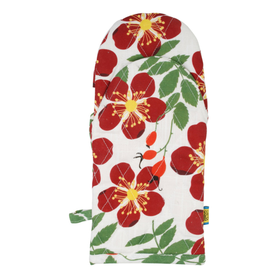 DUNS Sweden organic cotton linen oven mitten in the red rosehip colour on a white background