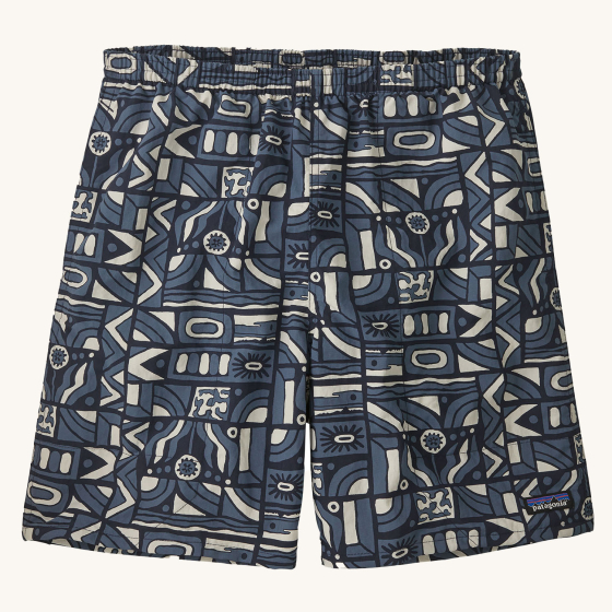 Patagonia Men's Baggies Shorts Longs - New Visions / New Navy. Lightweight, multifunctional 100% recycled nylon Patagonia Baggies™ Shorts with a loose cut and longer leg, on a cream background